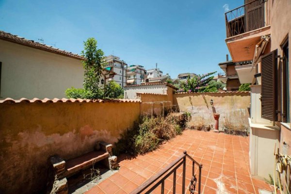 appartamento in vendita a Roma in zona Tomba di Nerone
