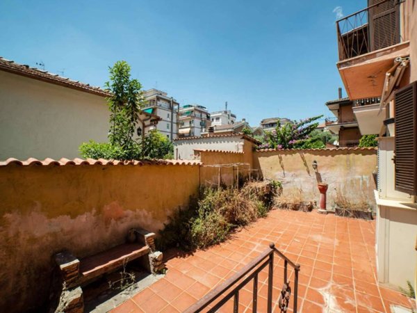 appartamento in vendita a Roma in zona Tomba di Nerone