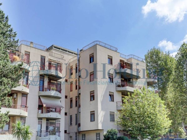 appartamento in vendita a Roma in zona Ardeatino