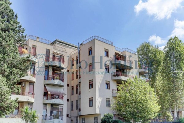 appartamento in vendita a Roma in zona Ardeatino