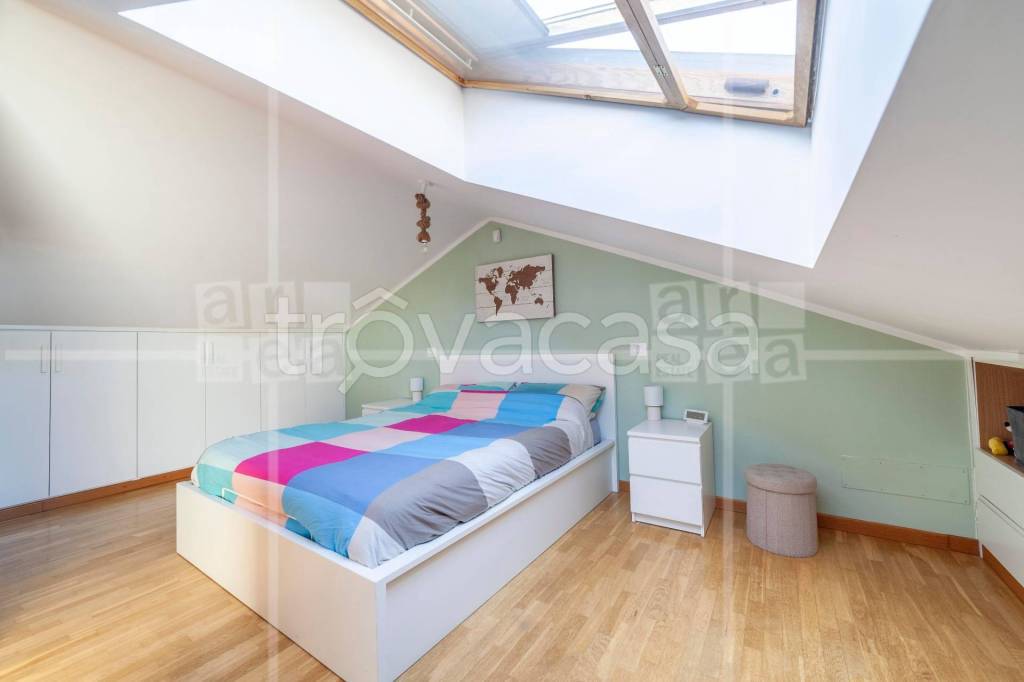 casa indipendente in vendita a Roma in zona Cinecittà