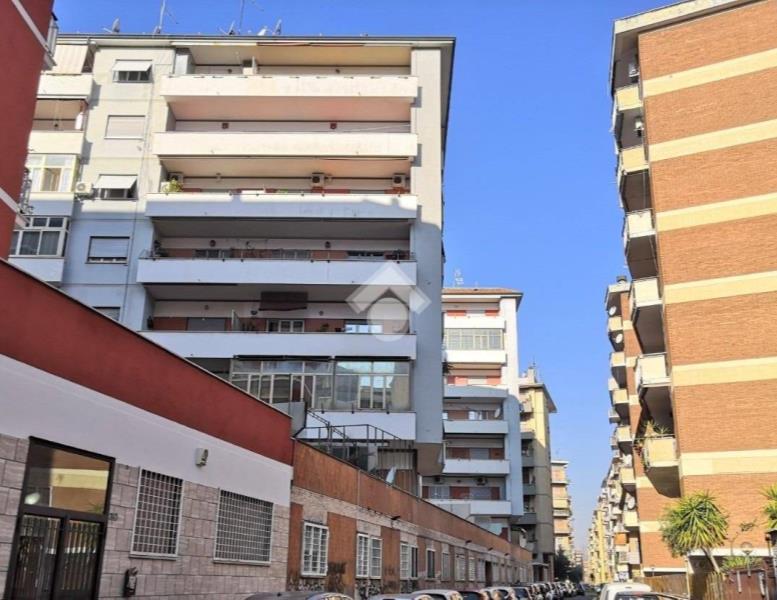 appartamento in vendita a Roma in zona Appio Claudio