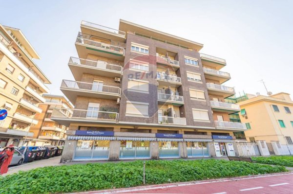 appartamento in vendita a Roma in zona Ostia