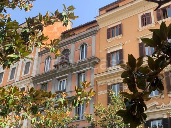 appartamento in vendita a Roma in zona Rione Monti/Campitelli