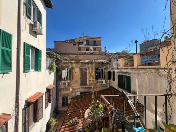 appartamento in vendita a Roma in zona Trastevere