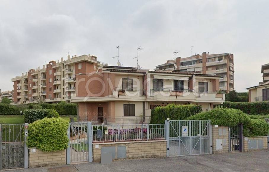 casa indipendente in vendita a Roma in zona Mezzocammino