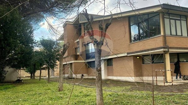 casa indipendente in vendita a Roma