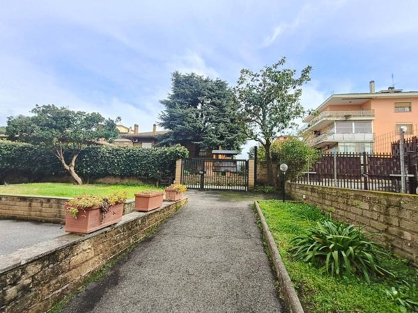 appartamento in vendita a Roma in zona Casal Morena