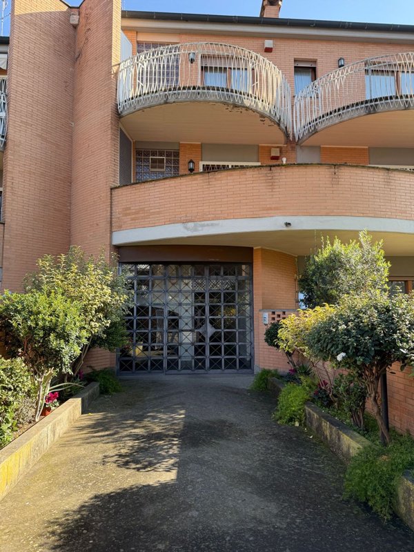 appartamento in vendita a Roma in zona Ardeatino