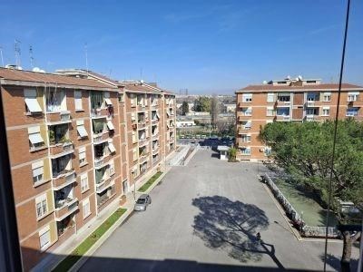 appartamento in vendita a Roma in zona Ostiense