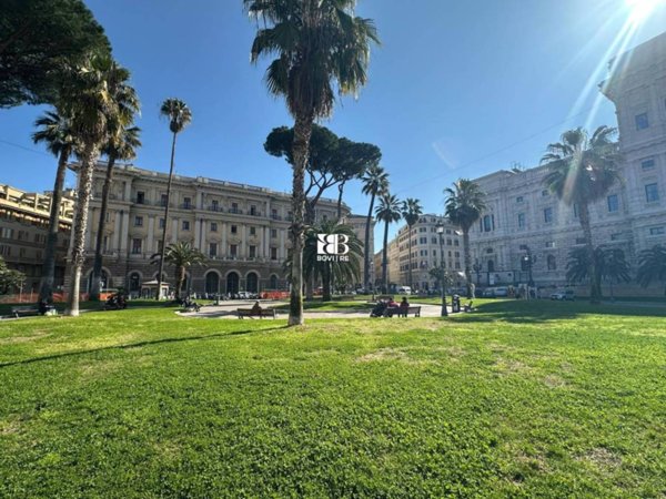 negozio in vendita a Roma in zona Rione Prati