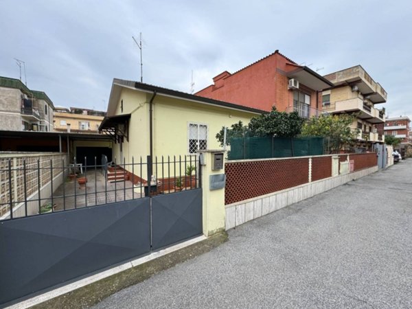 casa indipendente in vendita a Roma in zona Dragona/Bagnoletto