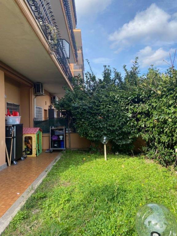 appartamento in vendita a Roma in zona Casal Morena