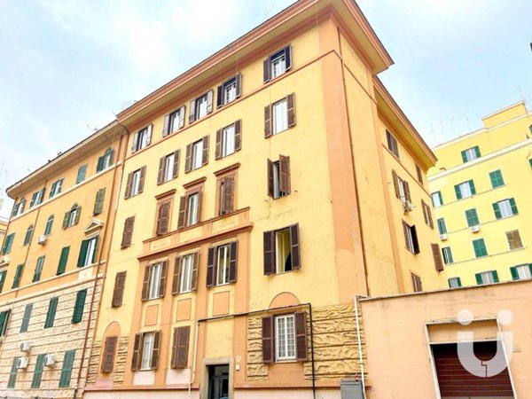 appartamento in vendita a Roma in zona Appio Latino