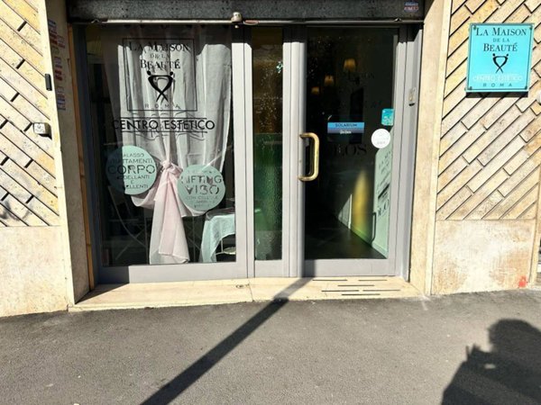 locale commerciale in vendita a Roma in zona Gianicolense