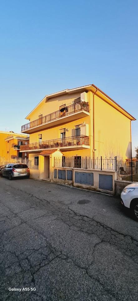 appartamento in vendita a Roma in zona Lunghezza