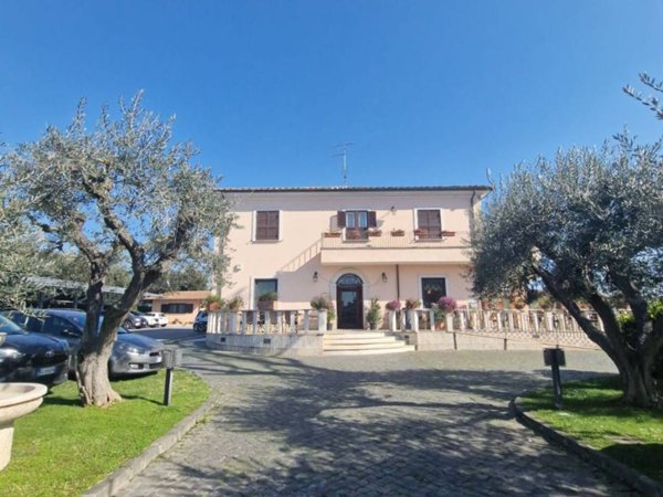 negozio in vendita a Roma in zona Fonte Laurentina