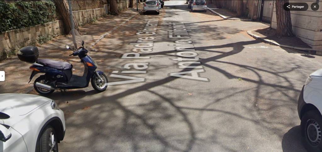 negozio in vendita a Roma in zona Mostacciano