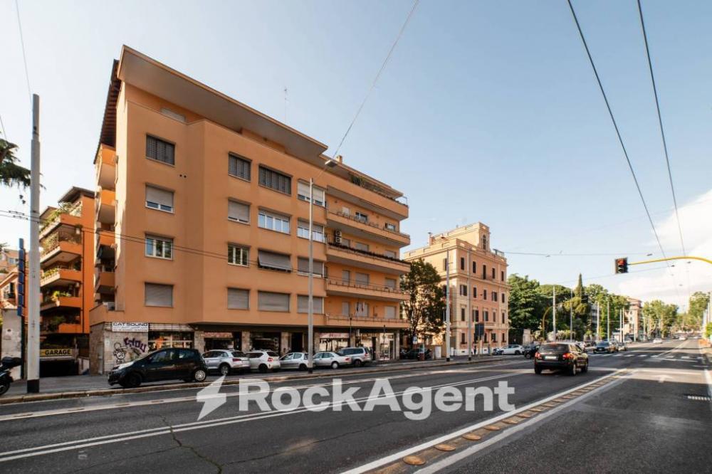 negozio in vendita a Roma in zona Nomentano