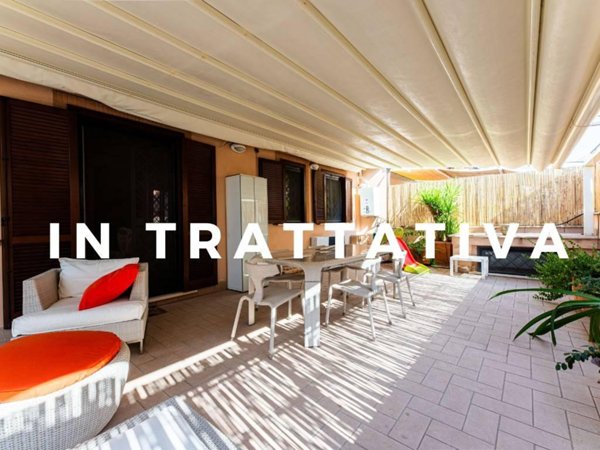 casa indipendente in vendita a Roma in zona Finocchio