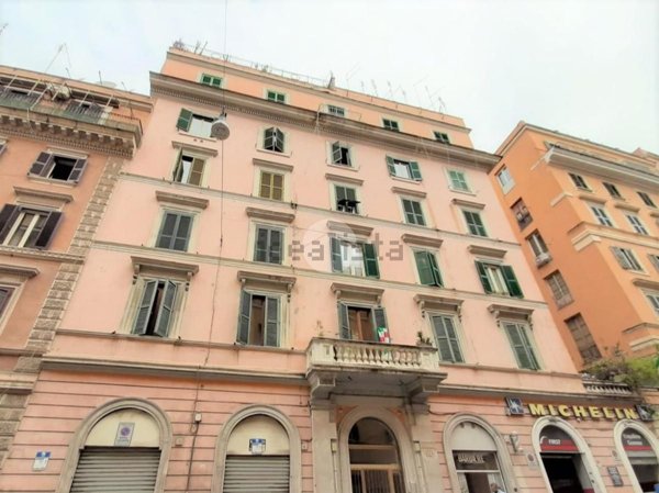 appartamento in vendita a Roma in zona Castro Pretorio