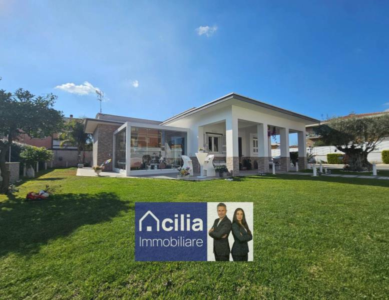 casa indipendente in vendita a Roma in zona Acilia