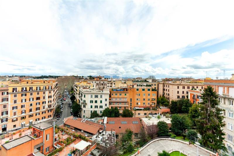 appartamento in vendita a Roma in zona Trastevere