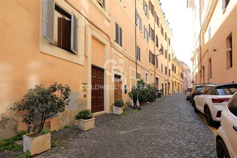 appartamento in vendita a Roma in zona Rione Monti/Campitelli