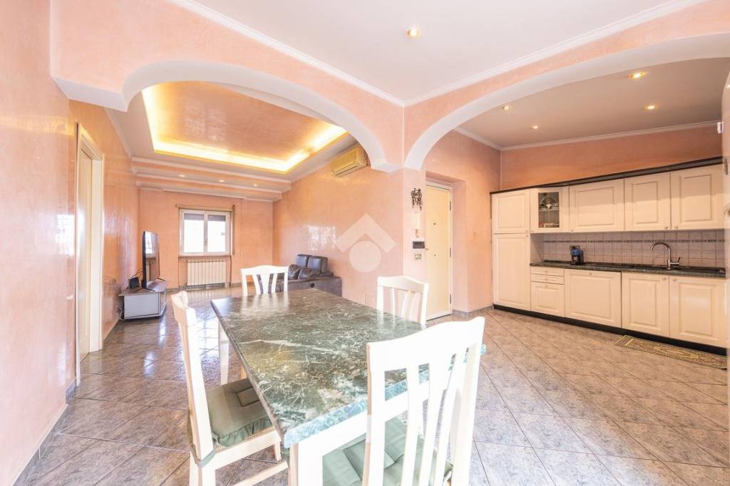 appartamento in vendita a Roma in zona Castelverde
