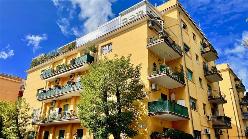 appartamento in vendita a Roma in zona Ostia
