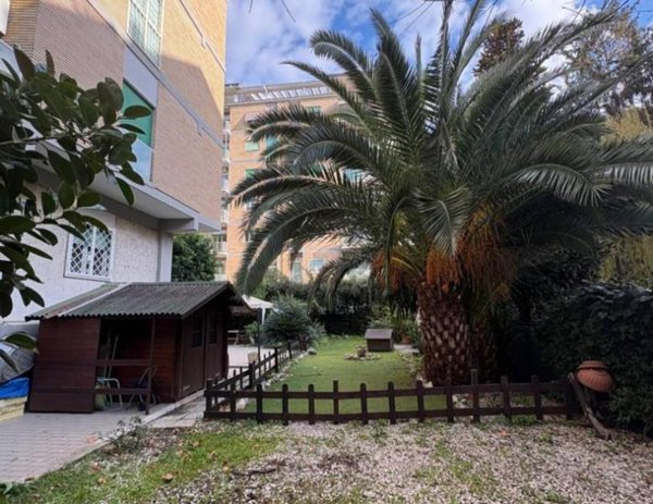 appartamento in vendita a Roma in zona EUR
