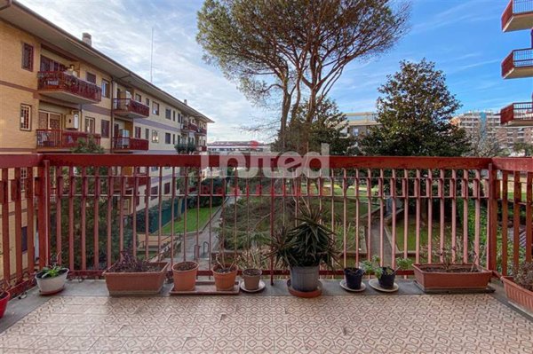 appartamento in vendita a Roma in zona Axa