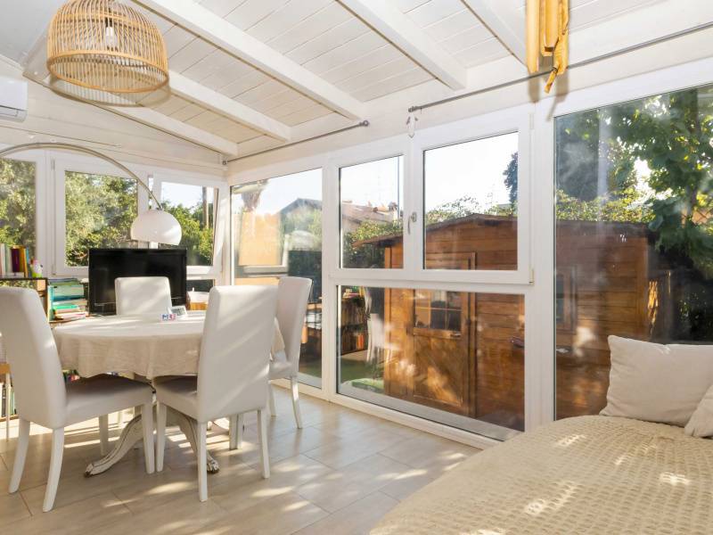 casa indipendente in vendita a Roma in zona Infernetto