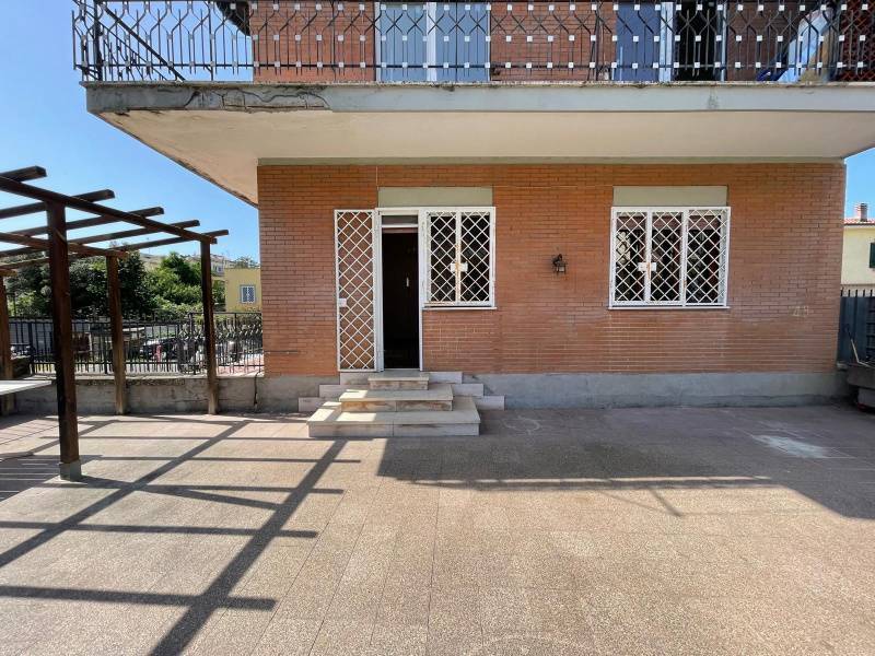 appartamento in vendita a Roma in zona Tomba di Nerone