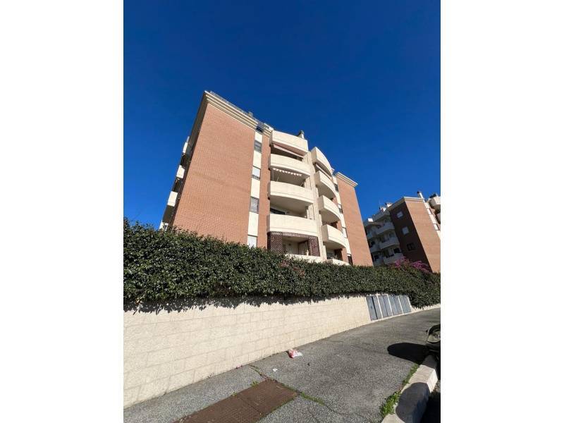 appartamento in vendita a Roma in zona Selva Candida