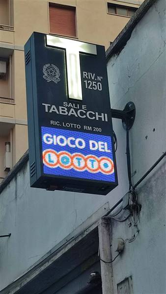 negozio in vendita a Roma in zona Ostiense