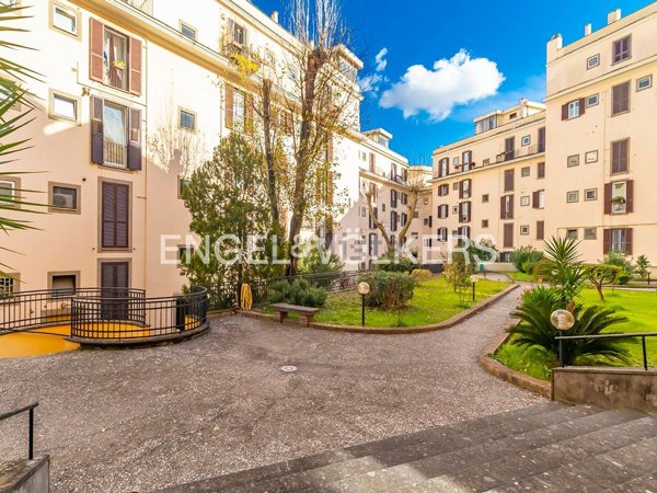 appartamento in vendita a Roma in zona Trastevere