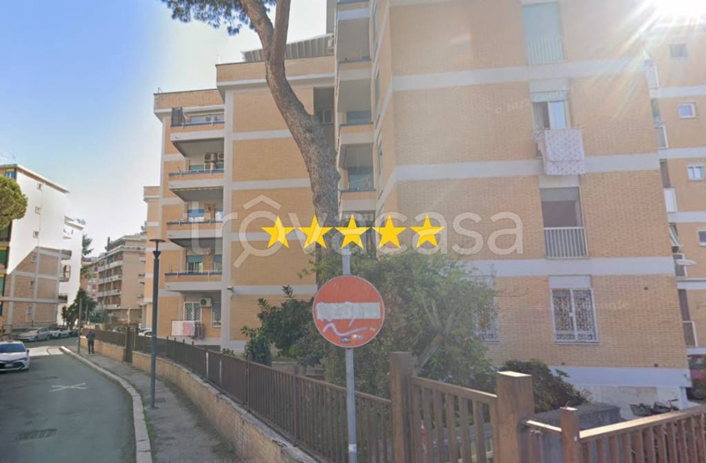 appartamento in vendita a Roma in zona Ostia