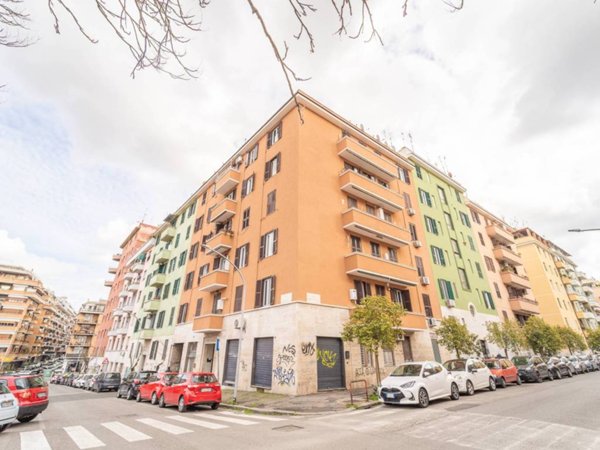 appartamento in vendita a Roma in zona Tuscolano