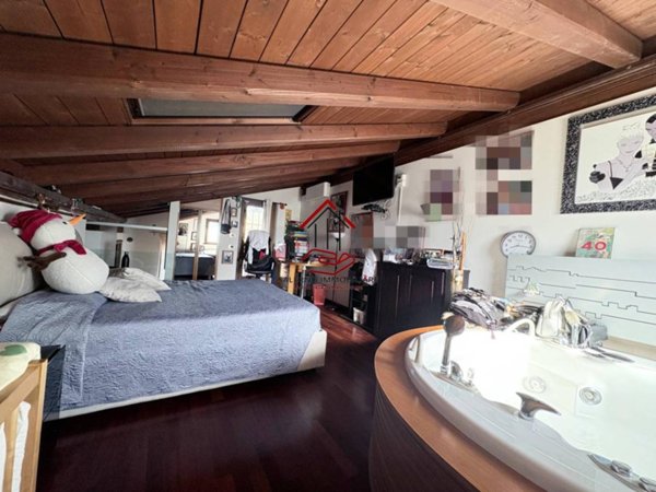 casa indipendente in vendita a Roma in zona Infernetto