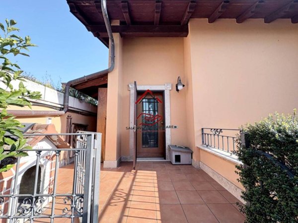 casa indipendente in vendita a Roma in zona Infernetto