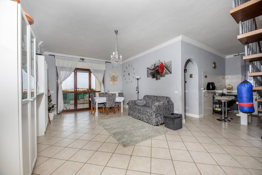 appartamento in vendita a Roma in zona Ponte di Nona