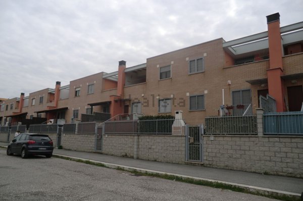 appartamento in vendita a Roma in zona Settecamini