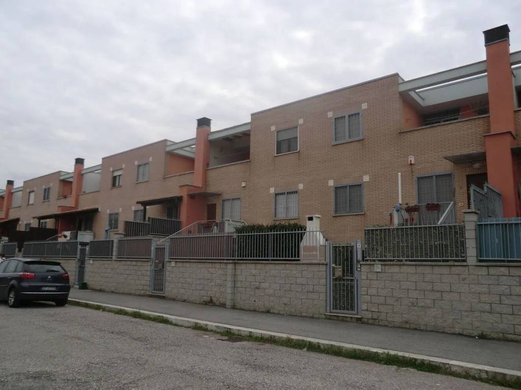 appartamento in vendita a Roma in zona Settecamini