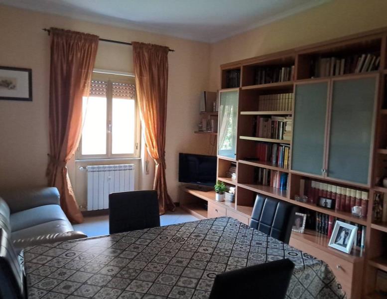 appartamento in vendita a Roma in zona Tomba di Nerone