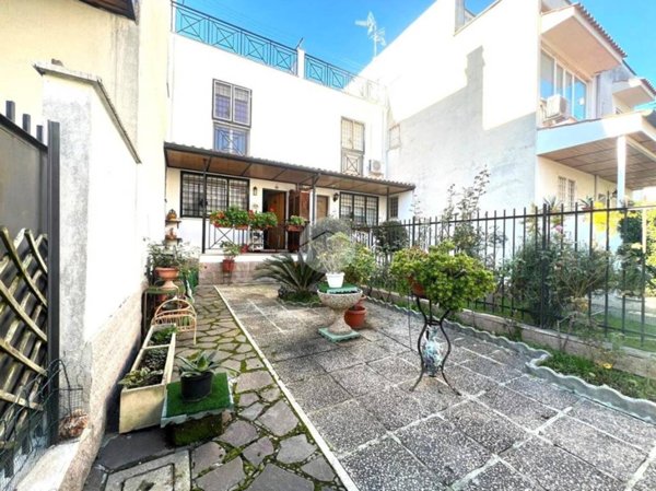 casa indipendente in vendita a Roma in zona Ponte Mammolo