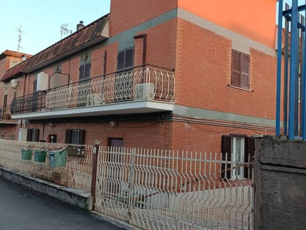 appartamento in vendita a Roma in zona Casal Monastero