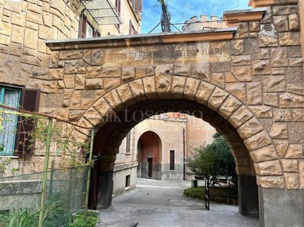 appartamento in vendita a Roma in zona Ostiense