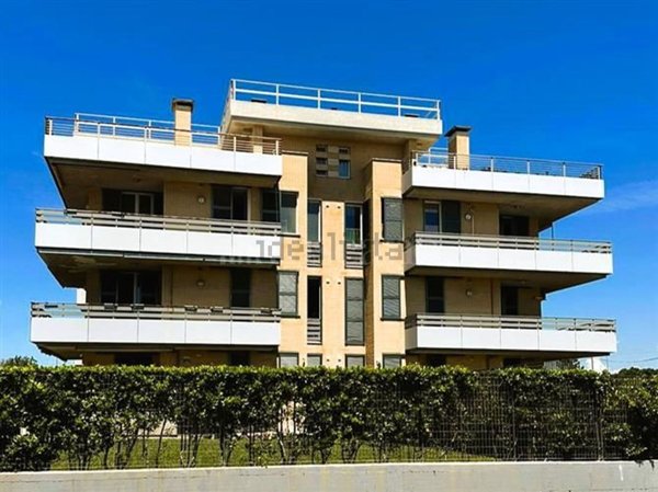 appartamento in vendita a Roma in zona Ostia