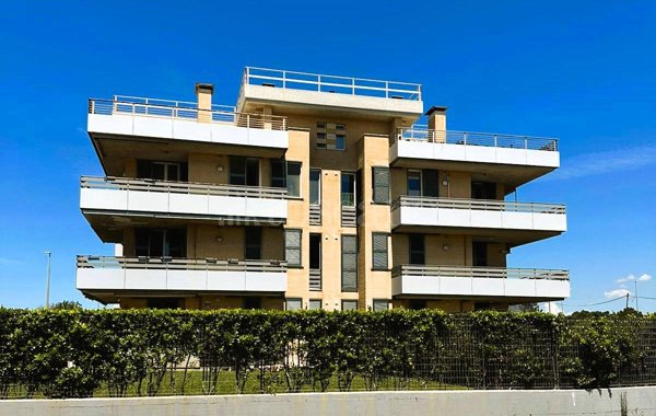 appartamento in vendita a Roma in zona Ostia